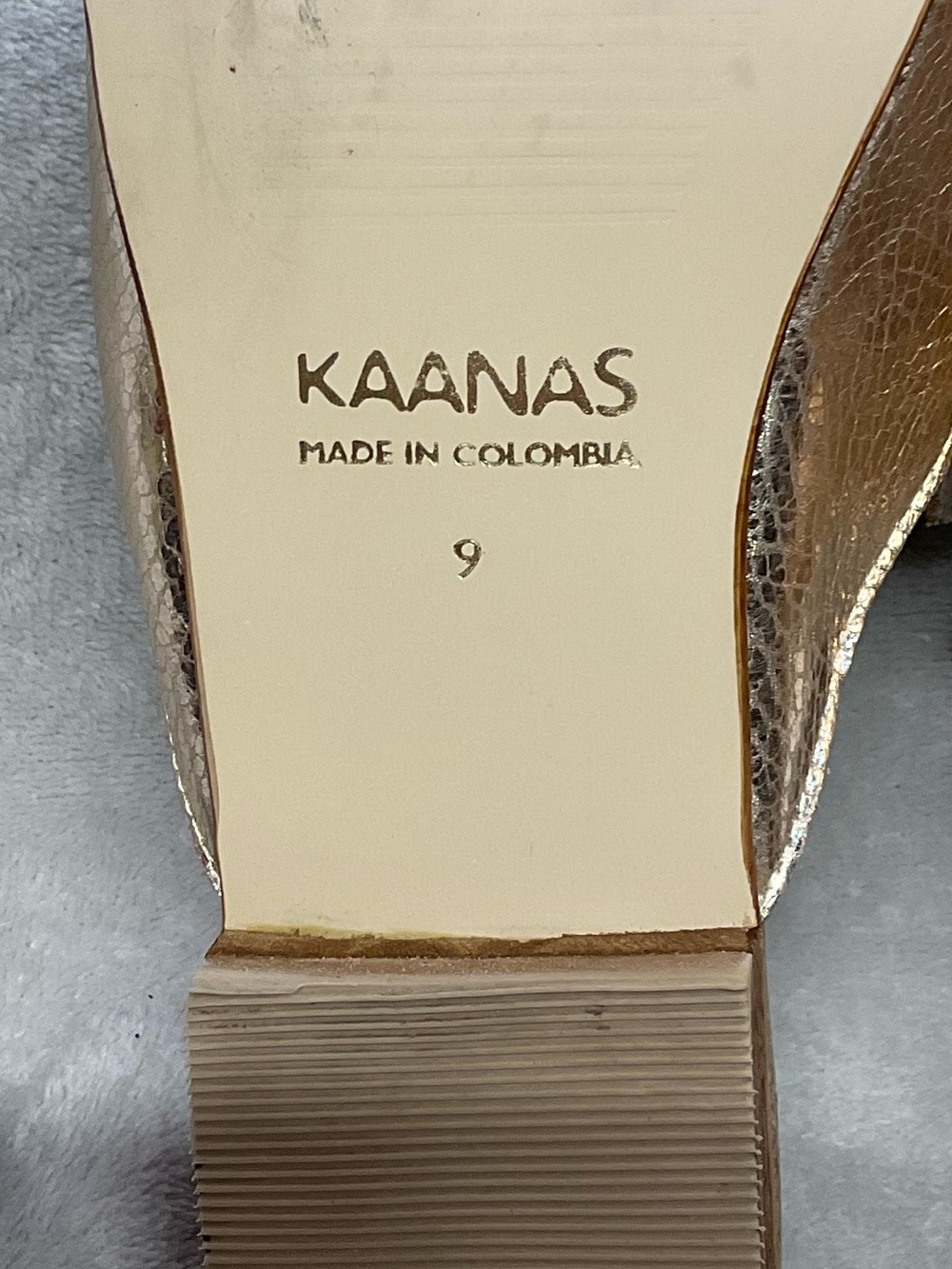 Kaanas Metallic Gold Tassel Mules Womens Sz 9 - Picture 7 of 7
